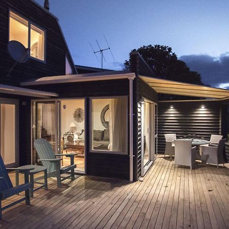 Chester Cottage Beachfront Oakura المظهر الخارجي الصورة