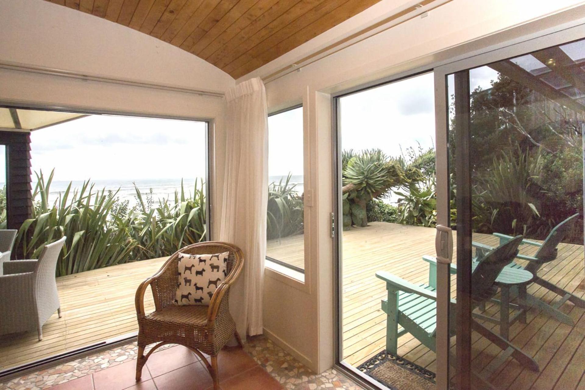 Chester Cottage Beachfront Oakura المظهر الخارجي الصورة